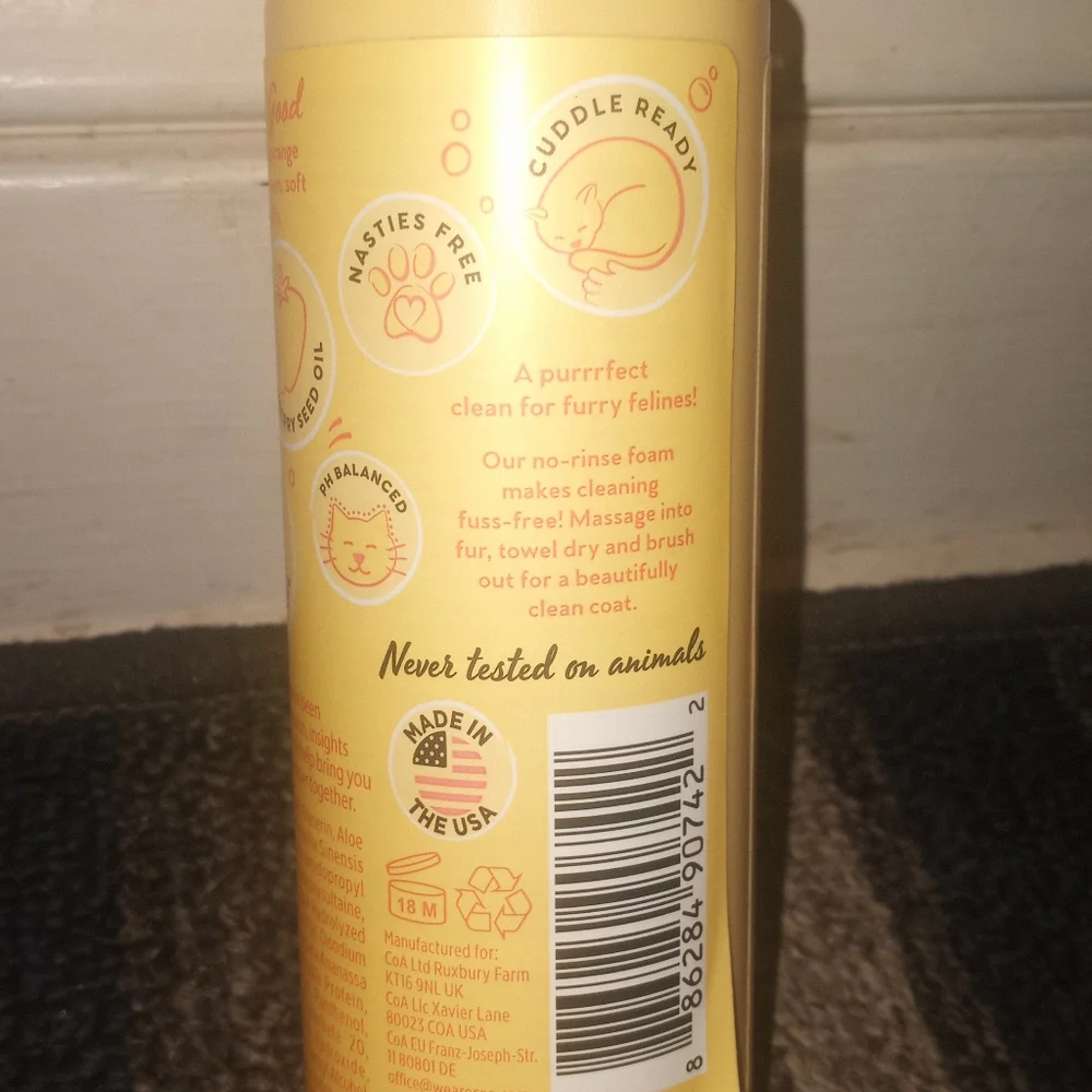 Yellow Cat Grooming Foam